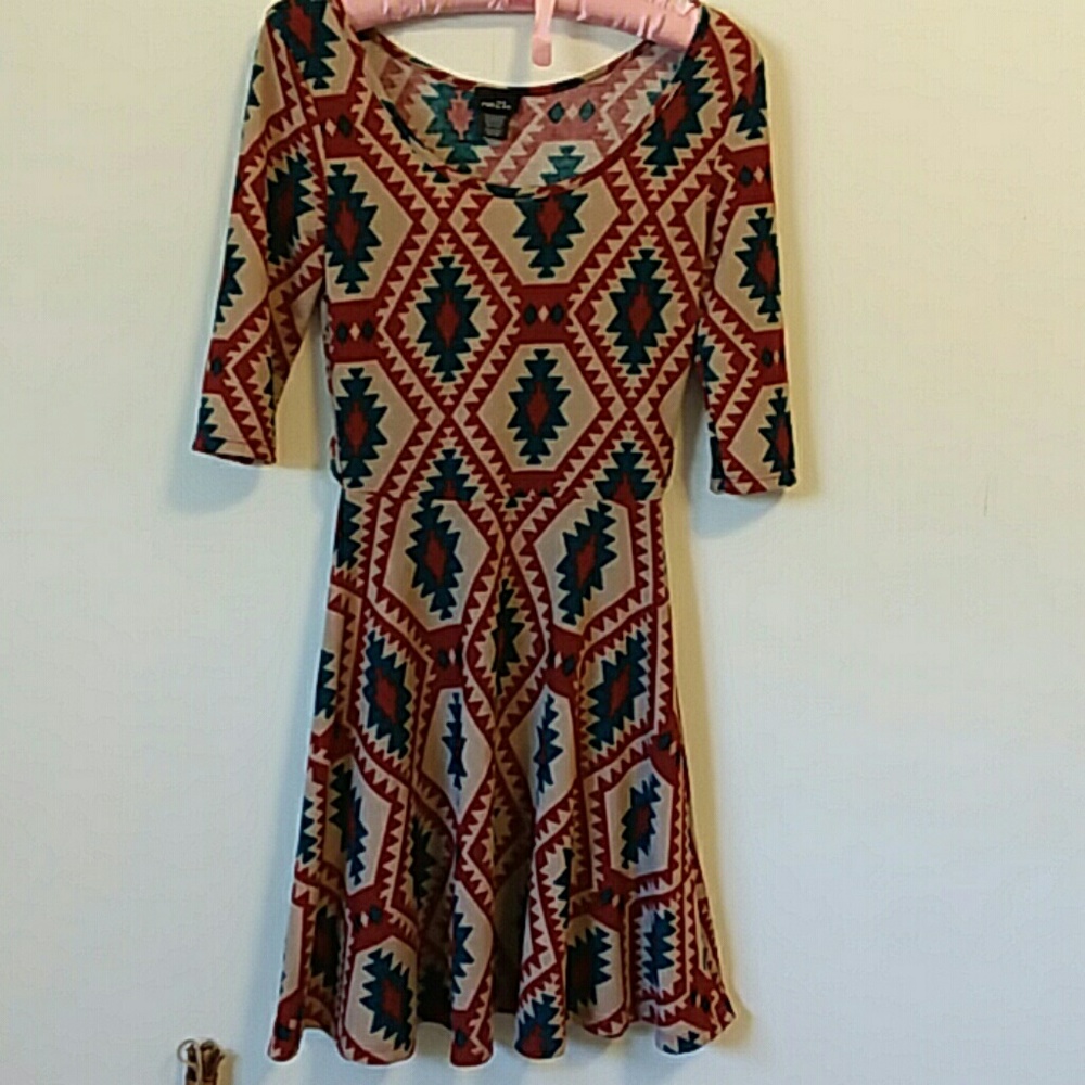 Women's cute stretchy flowy dress size Small.